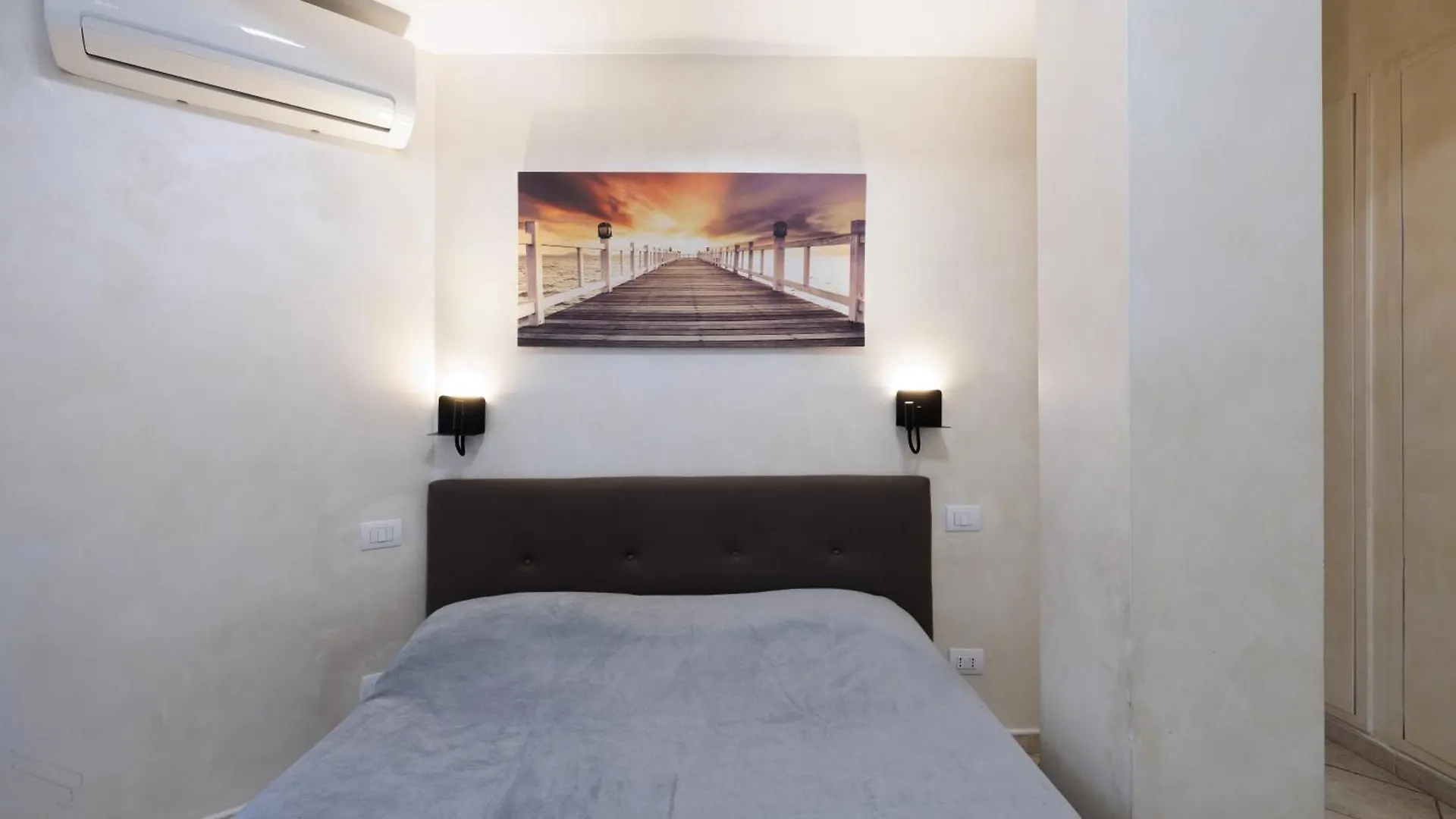 Roma Marine House contacts